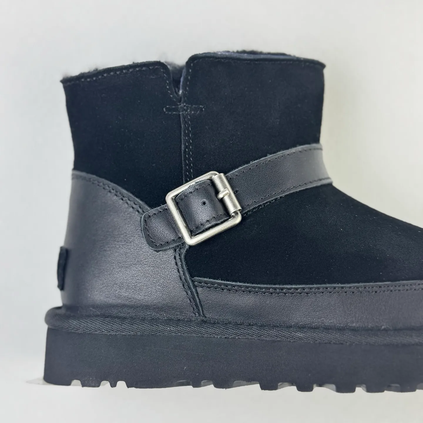 Guangzhou top version ❗ Local 💰560 UGG Classic Novelty cow split leather, warm, simple and versatile, snow boots for women